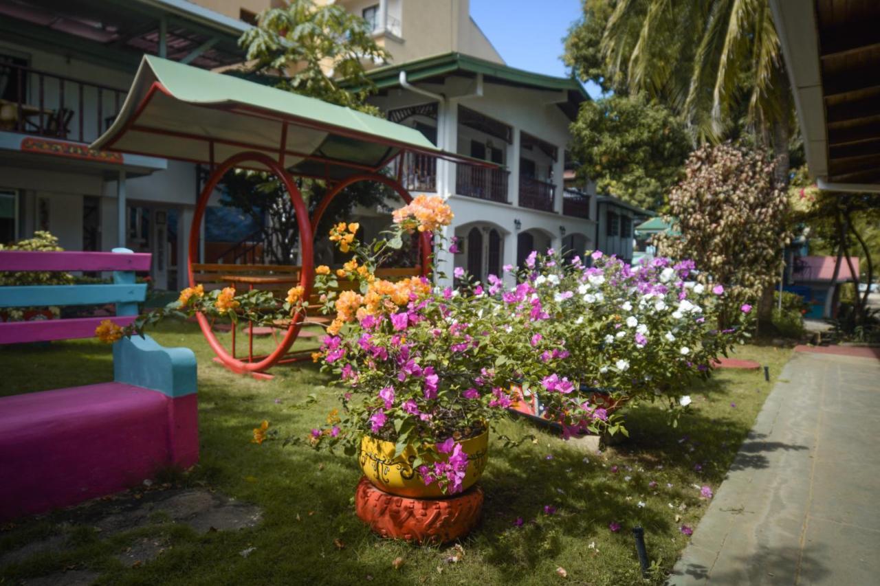 Hotel Marielos Tamarindo Extérieur photo
