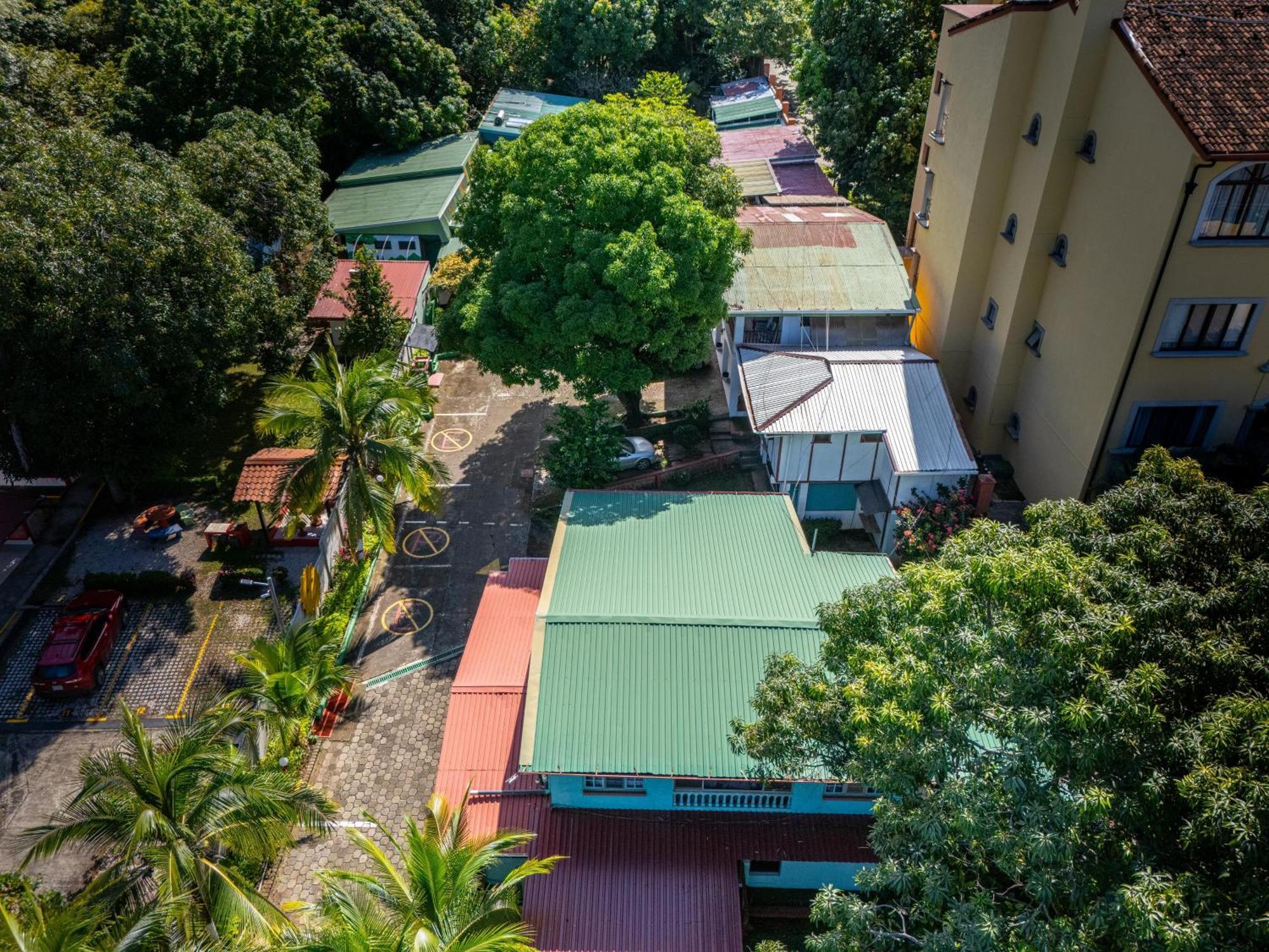 Hotel Marielos Tamarindo Extérieur photo