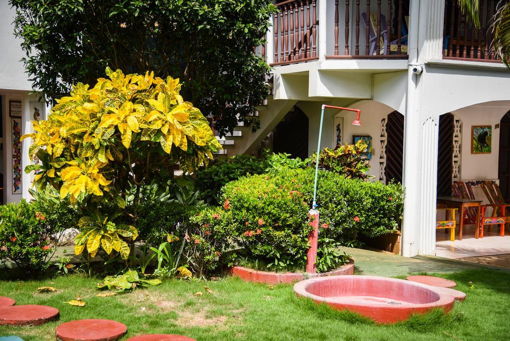 Hotel Marielos Tamarindo Extérieur photo