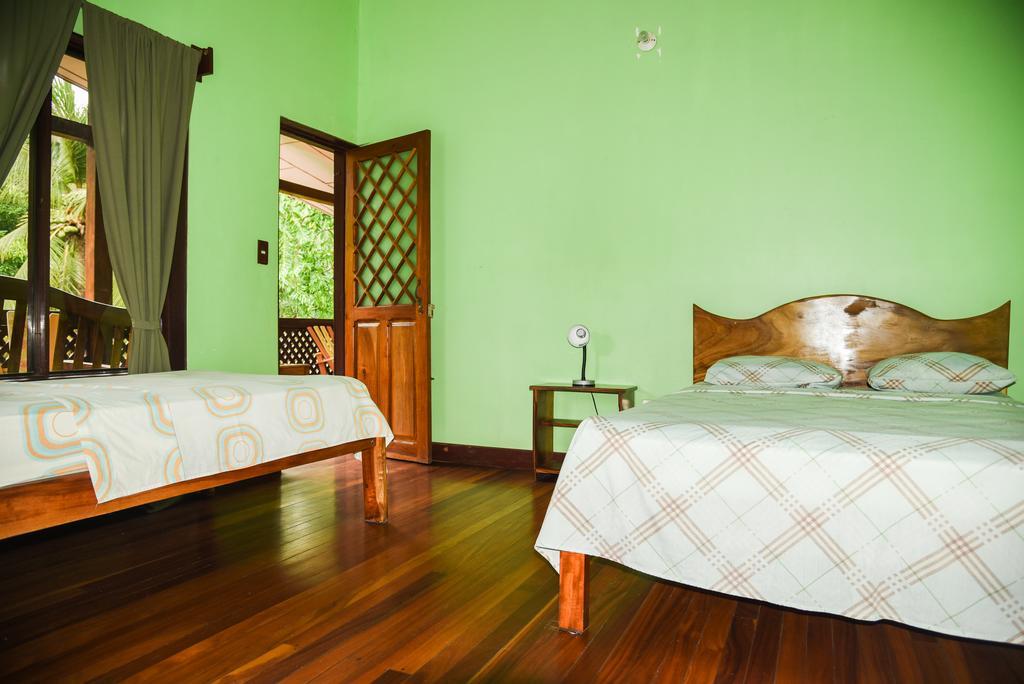 Hotel Marielos Tamarindo Extérieur photo